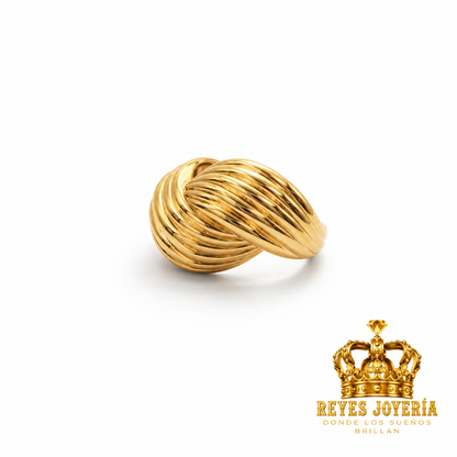 Anillo de mujer bello 10 kt