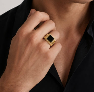 Anillo de hombre 10 kt con piedra negra